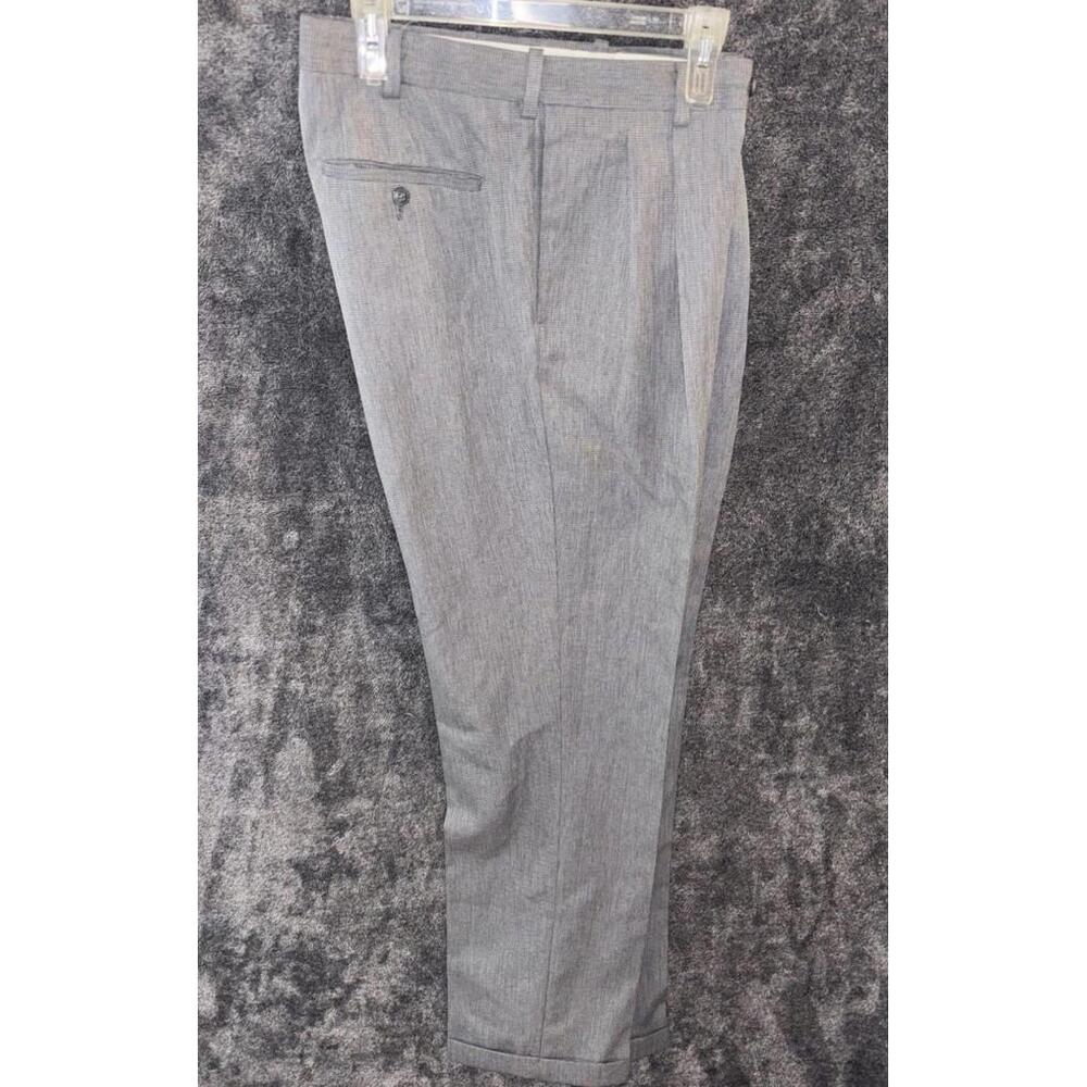 Roundtree & Yorke Gray Herringbone Pleated Dress Pants‎ 34x32